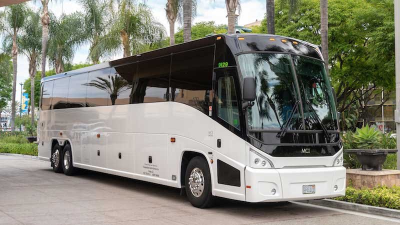 How to Choose the Safest Charter Bus for School Field Trips